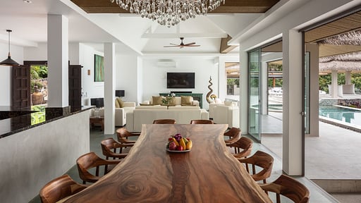 Villa Nirvana Dining area
