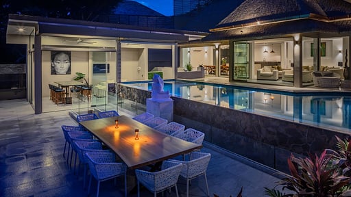 Villa Nirvana Dining area 