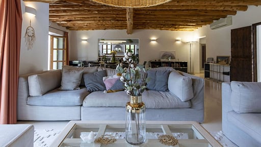 Villa Niu Blau Salon