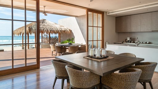 Villa Noosa Обеденная зона