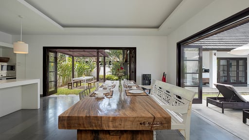 Villa Nunia Two Dining area