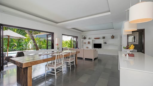Villa Nunia Two Dining area