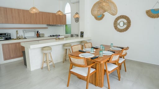 Villa Nunu Обеденная зона
