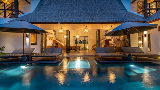 Villa Nusantara Delapan Schwimmbad 2