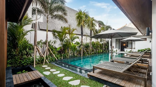 Villa Nusantara Empat Swimming pool