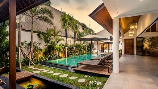 Villa Nusantara Empat Swimming pool