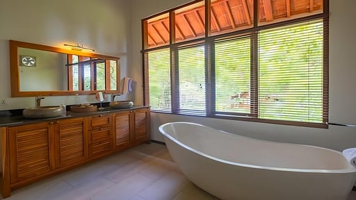 Villa Nutmeg Bedroom 1