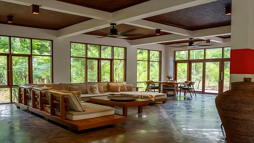 Villa Nutmeg Living room