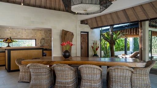 Villa Nyoman Dining area