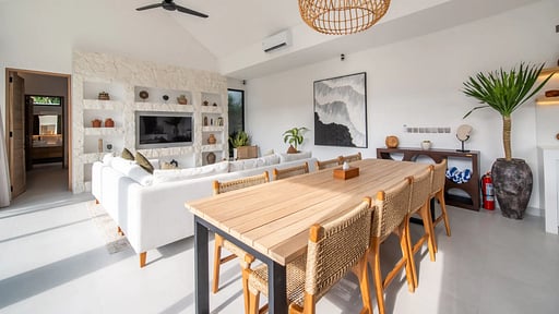 Villa Obseassion Dining area