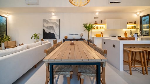 Villa Obseassion Dining area