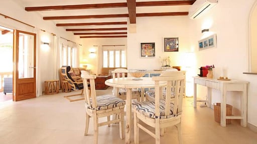 Villa Odile Dining area