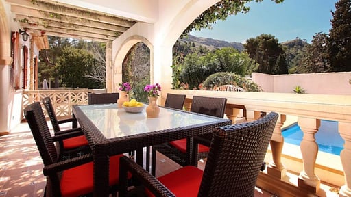 Villa Odile Dining area