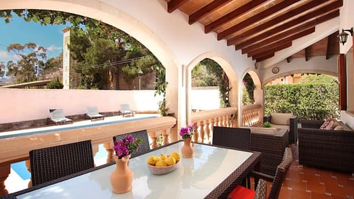 Villa Odile Dining area