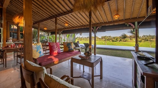 Villa O'Hea Living room