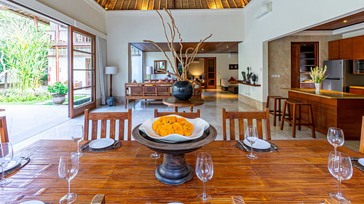Villa Ohm Dining area