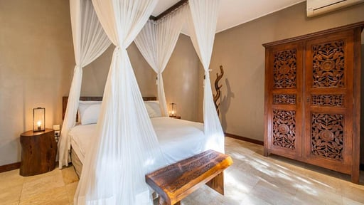 Villa OIA Bedroom 3