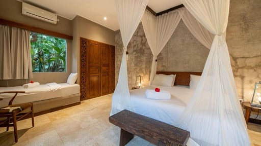 Villa OIA Bedroom 1