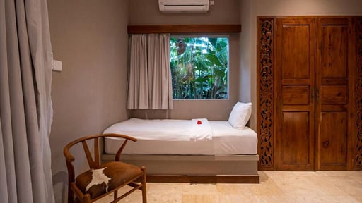 Villa OIA Bedroom 1