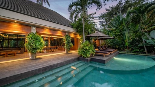 Villa OIA Swimming pool