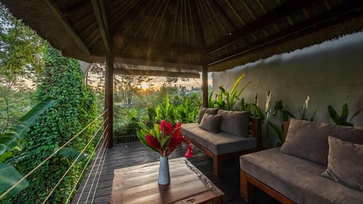 Villa OIA Others