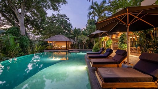 Villa OIA Swimming pool