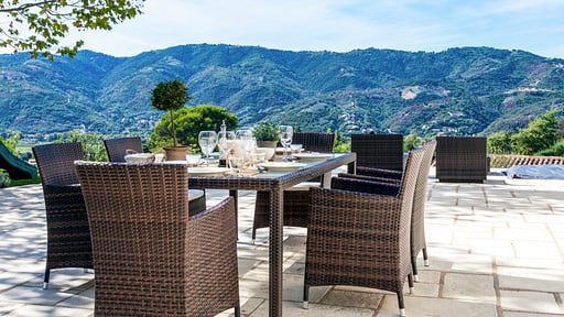 Villa Olea Dining area
