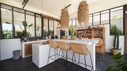 Villa Aetas Dining area