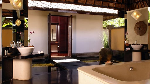 Ombak Luwung Beachfront Estate Bedroom 2