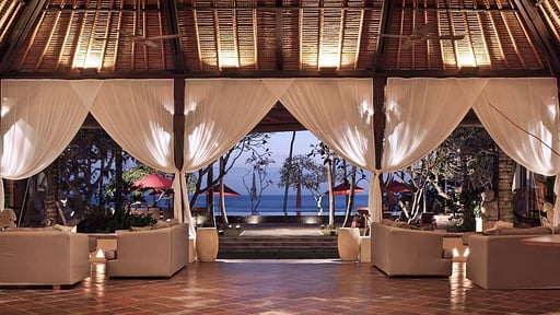 Ombak Luwung Beachfront Estate Living room