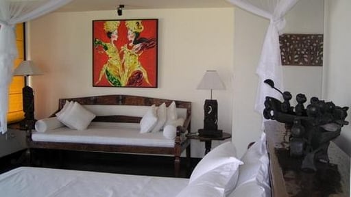 Ombak Luwung Beachfront Estate Bedroom 1