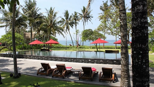Ombak Luwung Beachfront Estate Swimming pool