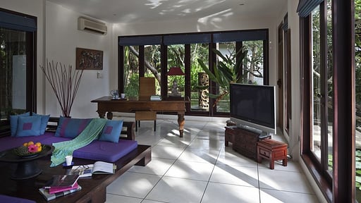 Ombak Luwung Beachfront Estate Living room