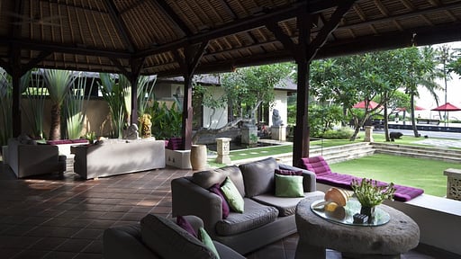 Ombak Luwung Beachfront Estate Living room