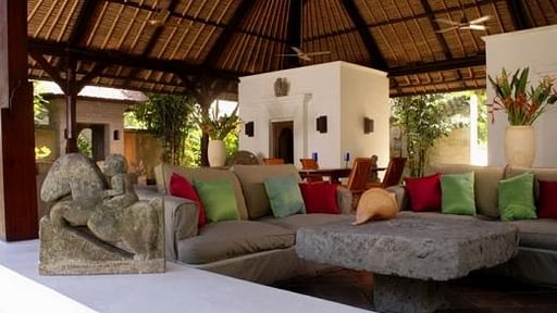 Ombak Luwung Beachfront Estate Living room