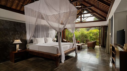 Villa Omecure Bedroom 1
