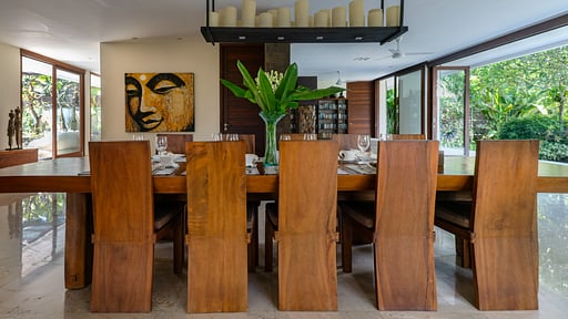 Villa Omekai Dining area