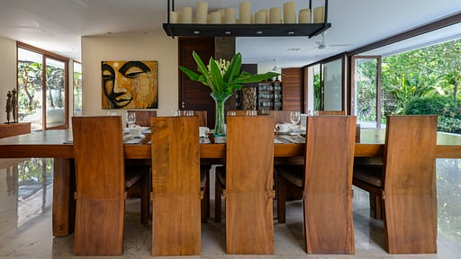 Villa Omekai Dining area