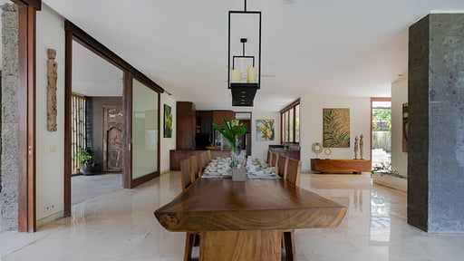 Villa Omekai Dining area