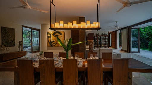 Villa Omekai Dining area