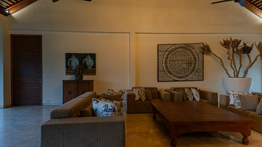 Villa Omekai Living room 2