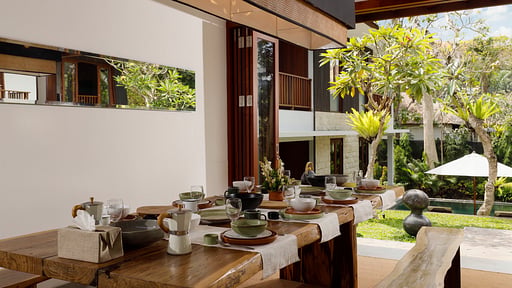 Villa Omekali Dining area