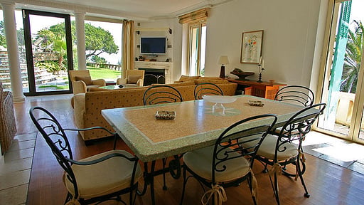Villa Oneiro Dining area