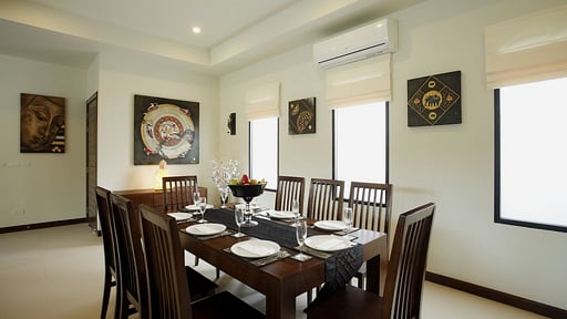 Villa Onyx Dining area