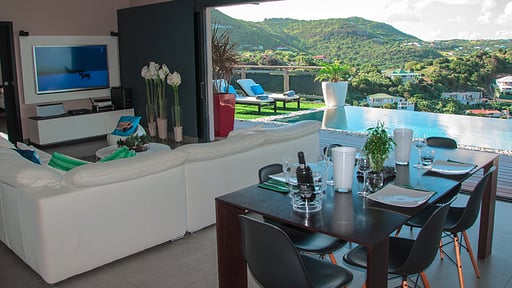 Villa Open Space Dining area