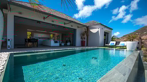 Villa Open Space Swimming pool