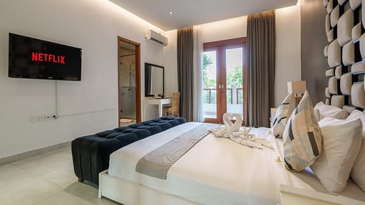Villa Orange Bedroom 2