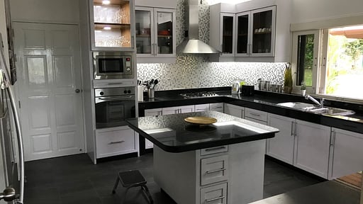 Villa Oriole Кухня