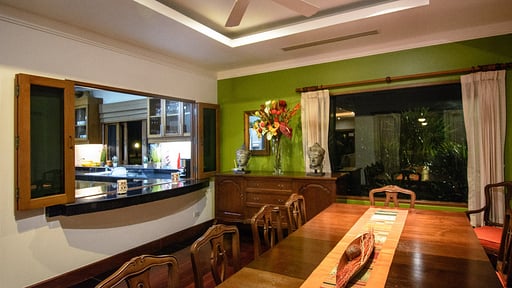 Villa Oriole Обеденная зона