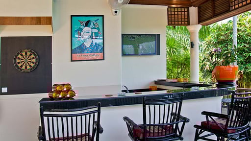 Villa Oriole Внешний бар